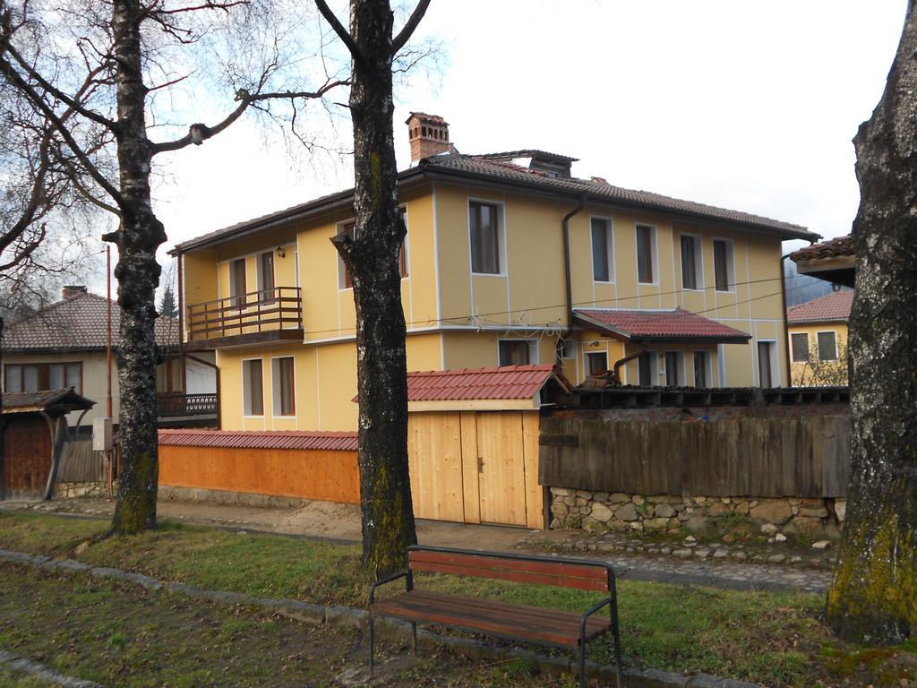 Guest House Tsenovi Kopriwsztica Zewnętrze zdjęcie